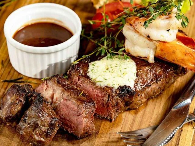 카고 클럽 레스토랑_서프 앤 터프 (300gr)_메뉴사진