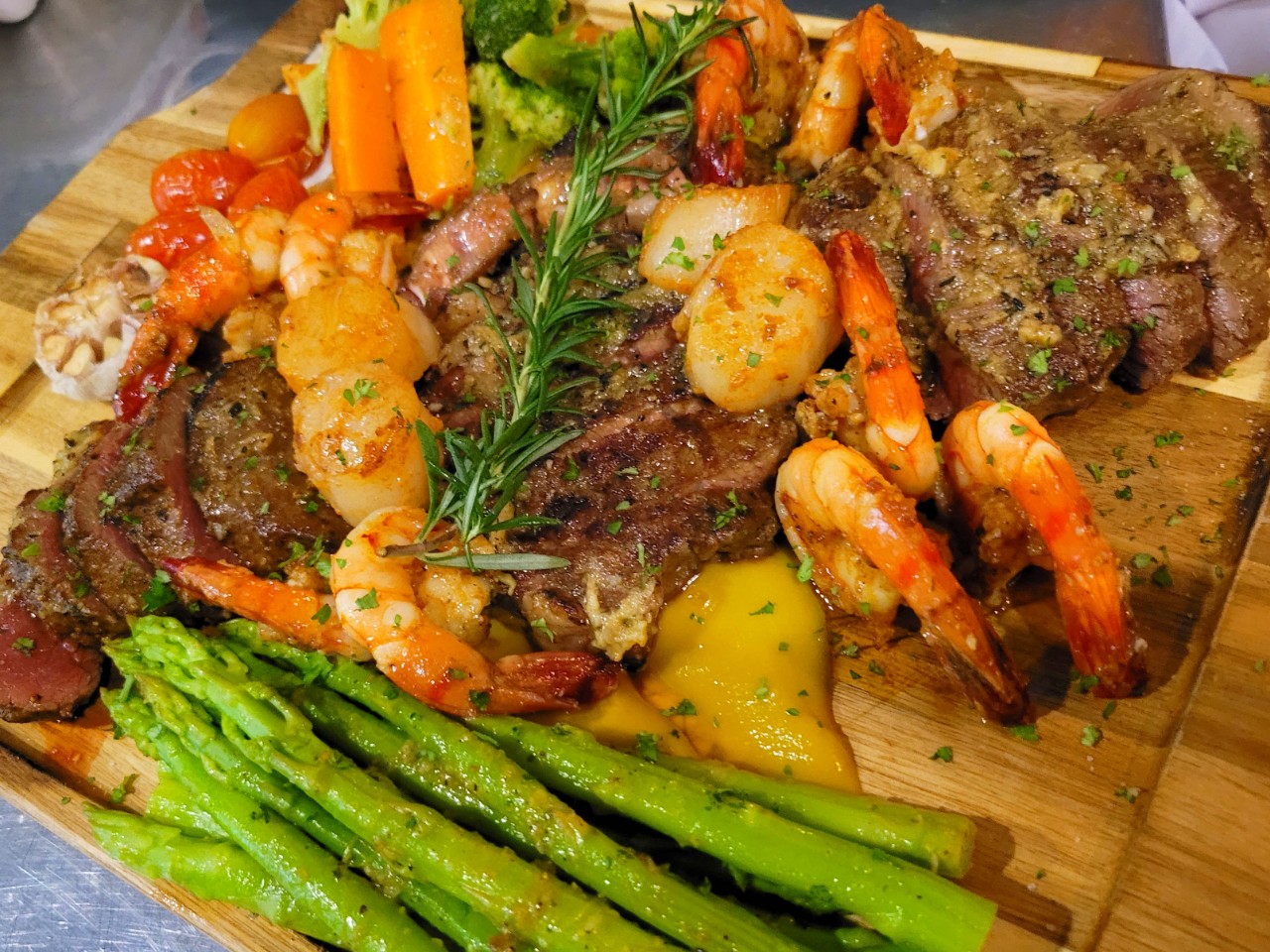 Secrets Bar and Grill - Nha Trang_Secrets Jumbo Surf & Turf_menu_image