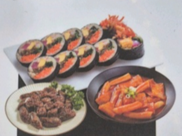 KIMGANE Central_Kim ttok soon -  Kimbap + seaweed roll + Tteokbokki  Kimbap + Tteokbokki + Sundae_menu_image