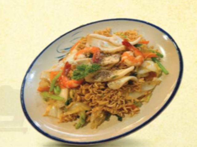 Bếp Nhà Bà - Phu quoc_Stir-Fried Noodles With Seafood_menu_image