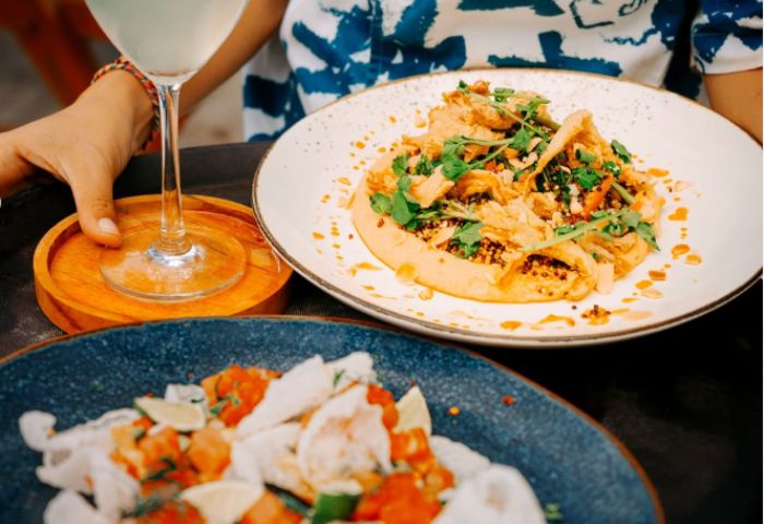 Urban Seaside Restaurant_restaurant_food_image