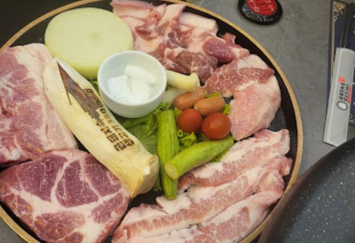 금돼지 BBQ_매장및음식사진