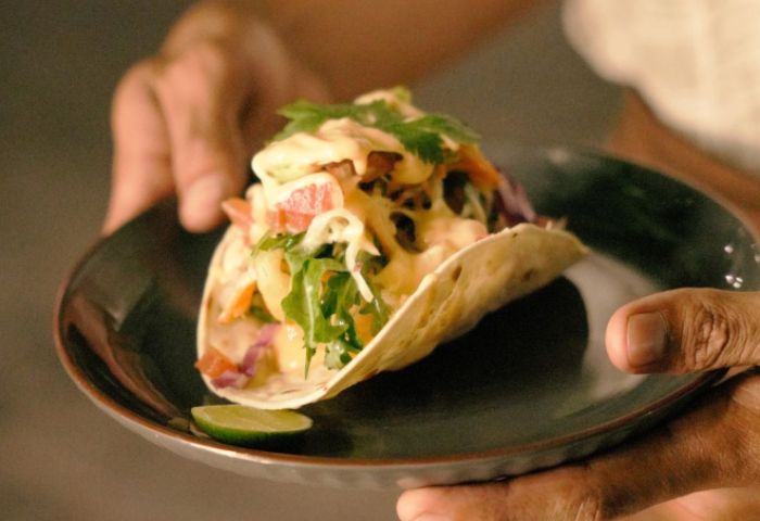 Urban Seaside Restaurant_restaurant_food_image