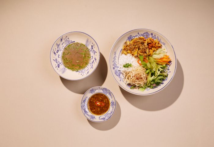 호아 툭 1호점 - 하이 바 쯔룽_매장및음식사진