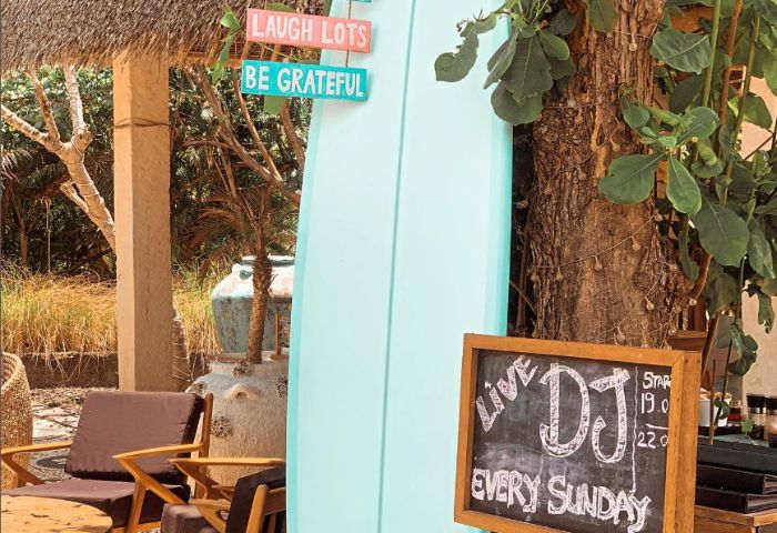 Urban Seaside Restaurant_restaurant_food_image