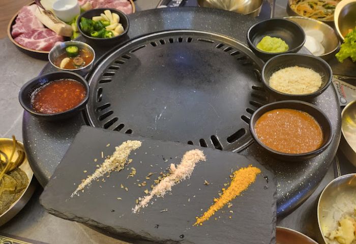 금돼지 BBQ_매장및음식사진