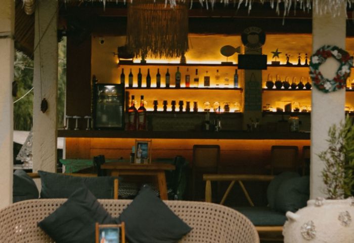 Urban Seaside Restaurant_restaurant_food_image